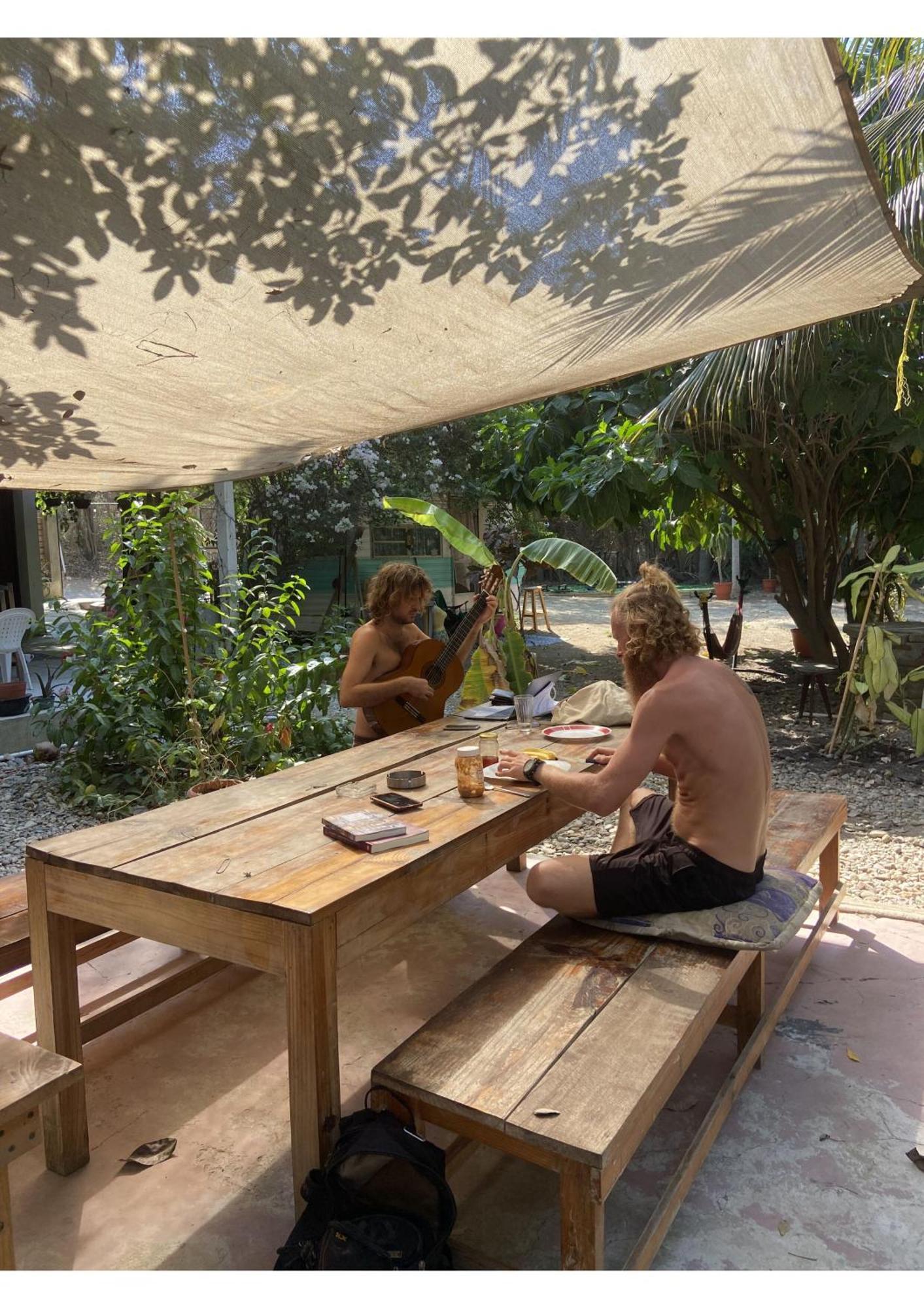 Maracuya Hostal Zipolite - Coworking, Gym, Activities Exterior photo