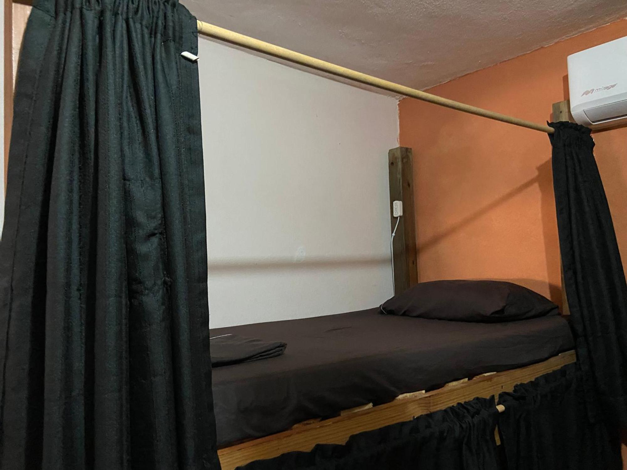 Maracuya Hostal Zipolite - Coworking, Gym, Activities Exterior photo